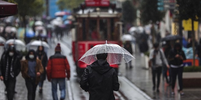 Valilikten uyarı: İstanbul'a yarın yağış geliyor