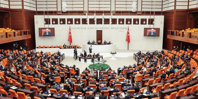Çerçeve yasa Meclis'ten geçti: TBMM tatile girdi